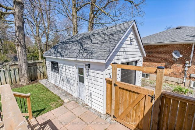 284 Maple Ave N, House detached with 3 bedrooms, 2 bathrooms and 4 parking in Halton Hills ON | Image 24