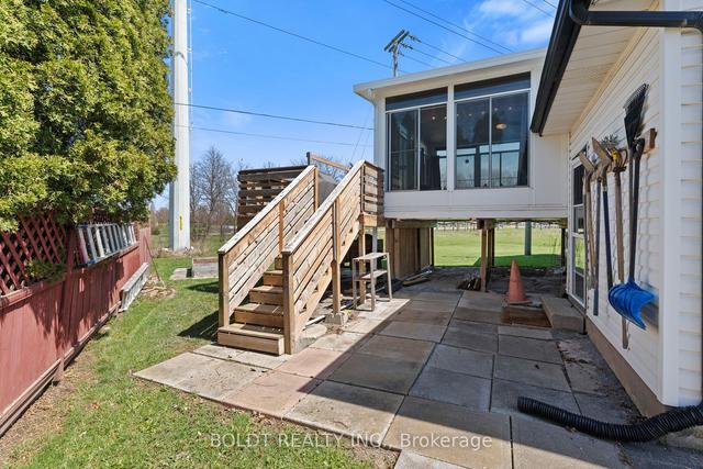 1 Beatrice St, House detached with 2 bedrooms, 2 bathrooms and 6 parking in St. Catharines ON | Image 30