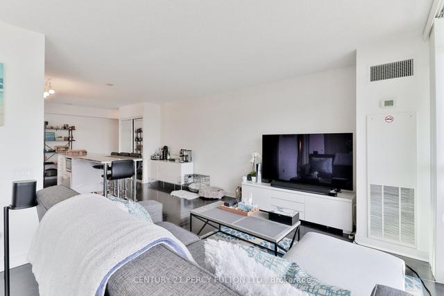 905 - 33 Singer Crt, Condo with 2 bedrooms, 2 bathrooms and 1 parking in Toronto ON | Image 15