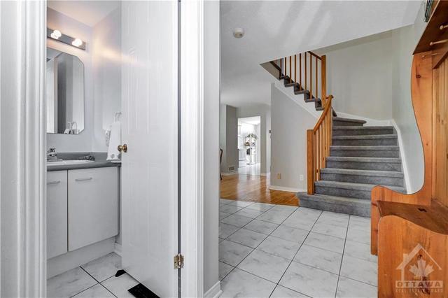 2049 Sunland Drive, Townhouse with 3 bedrooms, 3 bathrooms and 3 parking in Ottawa ON | Image 3