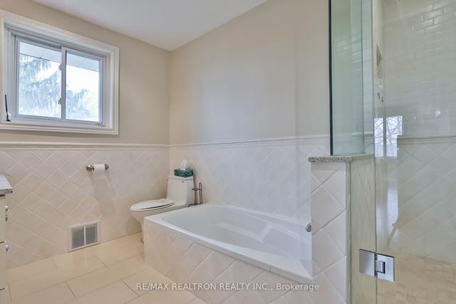 20 Restwell Cres N, House detached with 4 bedrooms, 2 bathrooms and 10 parking in Toronto ON | Image 9