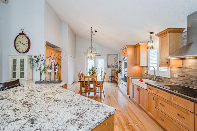 17 Milson Cres, House detached with 1 bedrooms, 3 bathrooms and 3 parking in Guelph ON | Image 5
