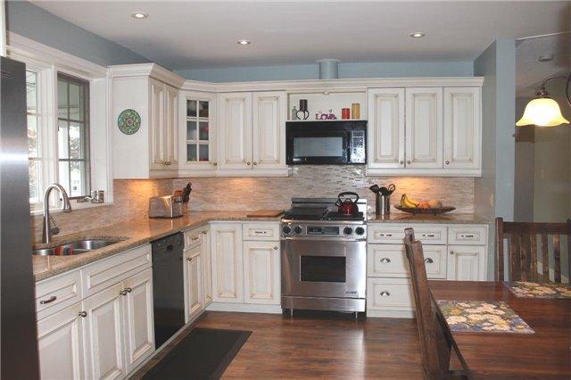 146 Hillcrest Dr, House detached with 3 bedrooms, 3 bathrooms and 4 parking in Whitby ON | Image 11