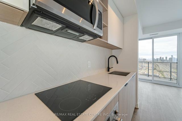 2606 - 36 Zorra St, Condo with 1 bedrooms, 1 bathrooms and 1 parking in Toronto ON | Image 5