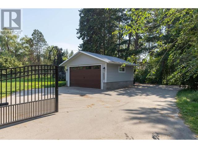 2455 Maquinna Road, House detached with 6 bedrooms, 4 bathrooms and 4 parking in Kelowna BC | Image 48
