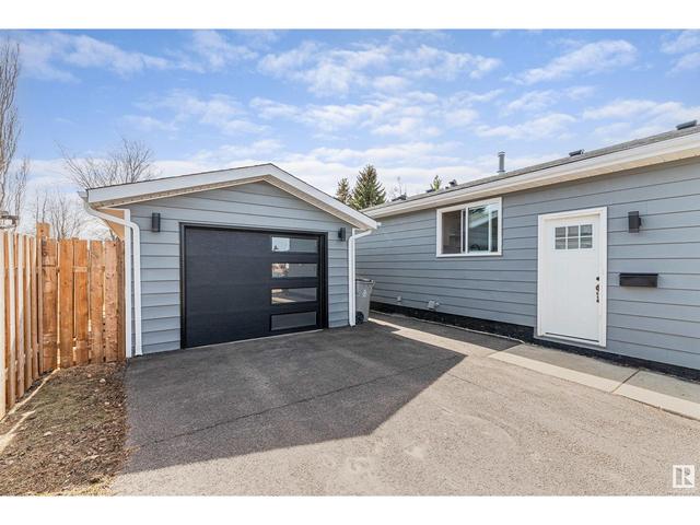 9309 98 Av, House detached with 3 bedrooms, 1 bathrooms and null parking in Morinville AB | Image 2