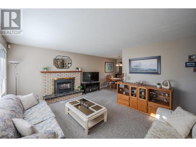 2515 Mckenzie Street, House detached with 3 bedrooms, 1 bathrooms and null parking in Penticton BC | Image 4