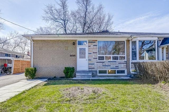 307 Axminster Dr, House semidetached with 3 bedrooms, 2 bathrooms and 6 parking in Richmond Hill ON | Image 1