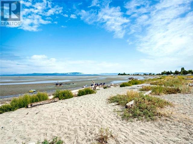 129d - 181 Beachside Dr, Condo with 2 bedrooms, 3 bathrooms and null parking in Parksville BC | Image 35
