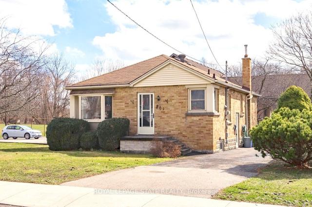 269 Bowman St, House detached with 2 bedrooms, 2 bathrooms and 3 parking in Hamilton ON | Image 1