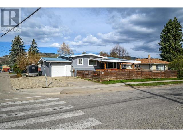 4108 25th Street, House detached with 5 bedrooms, 2 bathrooms and 5 parking in Vernon BC | Image 3