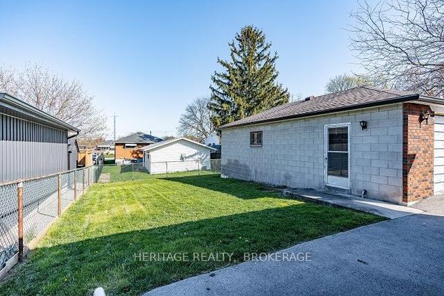 123 Victor Blvd, House detached with 3 bedrooms, 2 bathrooms and 6.5 parking in Hamilton ON | Image 28