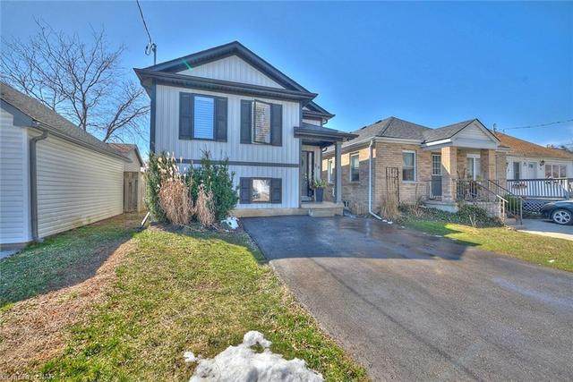28 Churchill Street, House detached with 4 bedrooms, 2 bathrooms and 2 parking in St. Catharines ON | Image 12
