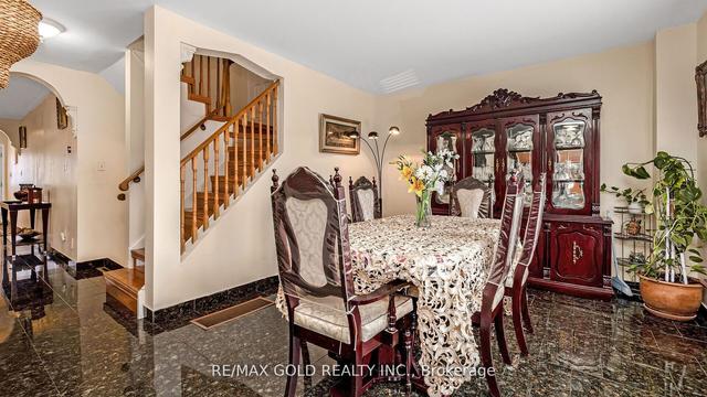 19 Ridgefield Crt, House detached with 4 bedrooms, 4 bathrooms and 5 parking in Brampton ON | Image 39
