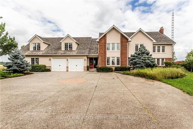 120 Binbrook Rd, House detached with 5 bedrooms, 3 bathrooms and 17 parking in Hamilton ON | Image 1