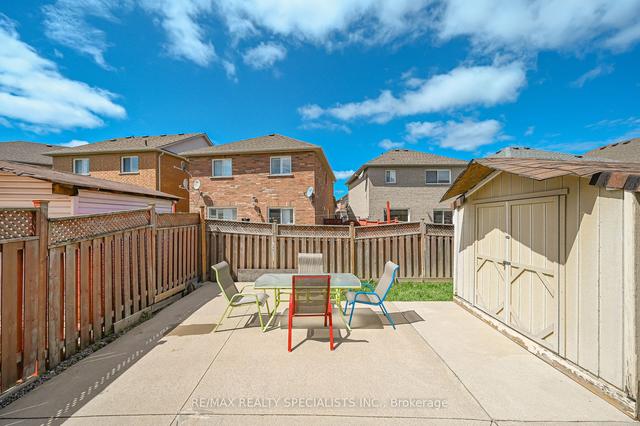 17 Whitehouse Cres, House detached with 4 bedrooms, 4 bathrooms and 6 parking in Brampton ON | Image 35