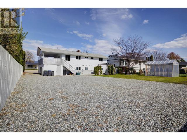 2653 Springfield Road, House detached with 4 bedrooms, 3 bathrooms and 5 parking in Kelowna BC | Image 38
