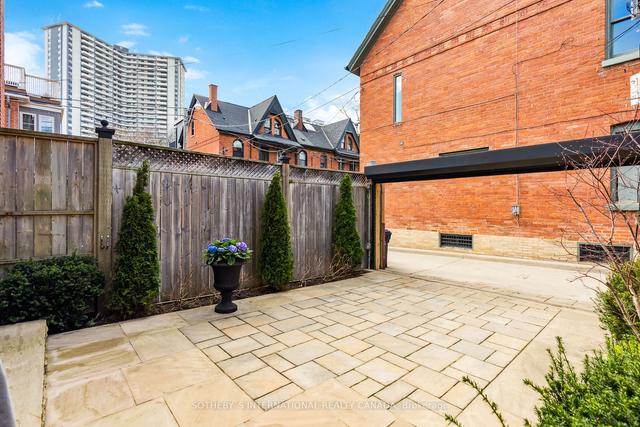 328 Wellesley St E, House attached with 4 bedrooms, 3 bathrooms and 1 parking in Toronto ON | Image 19