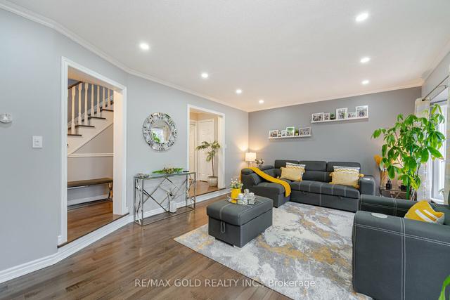 157 Ural Circ, House attached with 3 bedrooms, 2 bathrooms and 3 parking in Brampton ON | Image 35