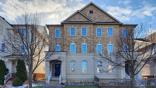 42 Innisvale Dr, House semidetached with 5 bedrooms, 4 bathrooms and 5 parking in Markham ON | Image 1