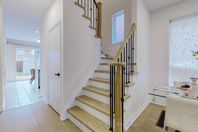37 Campden Pl, House detached with 4 bedrooms, 3 bathrooms and 4 parking in Markham ON | Image 11