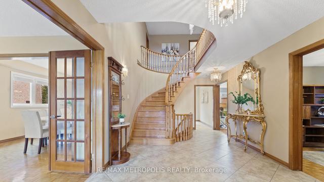 8233 Martin Grove Rd, House detached with 4 bedrooms, 4 bathrooms and 4 parking in Vaughan ON | Image 23