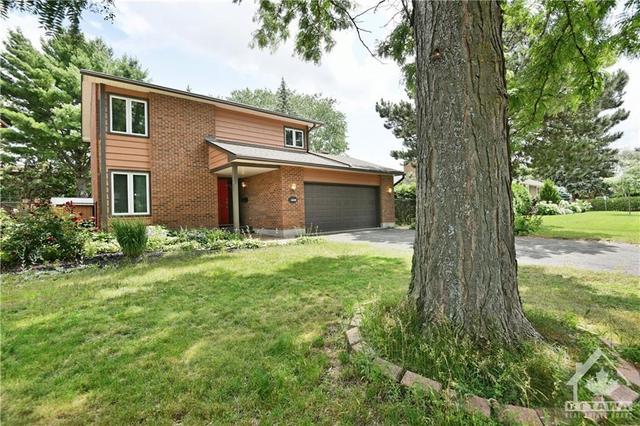 3086 Uplands Drive, House detached with 3 bedrooms, 3 bathrooms and 6 parking in Ottawa ON | Image 1