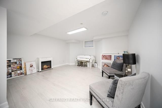 18 Reuben Ave, House detached with 4 bedrooms, 4 bathrooms and 7 parking in Toronto ON | Image 28