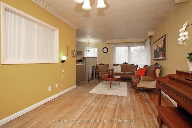 79 Wellesworth Dr, House detached with 3 bedrooms, 2 bathrooms and 6 parking in Toronto ON | Image 25