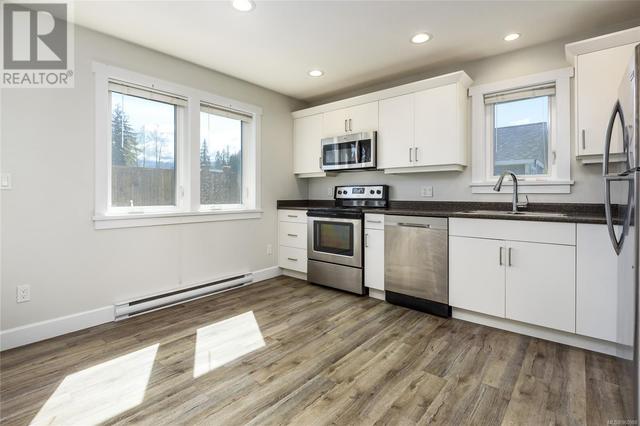 3307 Eleventh St, House detached with 4 bedrooms, 3 bathrooms and 5 parking in Cumberland BC | Image 39