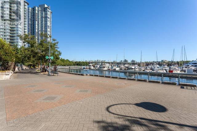 3f - 139 Drake Street, Condo with 2 bedrooms, 2 bathrooms and 1 parking in Vancouver BC | Image 34
