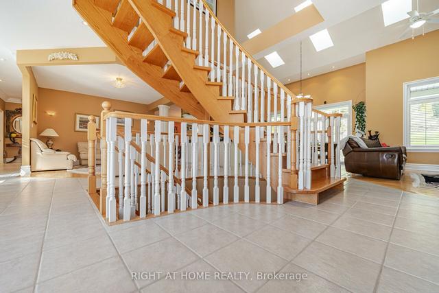 6 Lord Duncan Crt, House detached with 3 bedrooms, 3 bathrooms and 14 parking in Clarington ON | Image 37