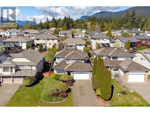 3315 Hyde Park Place, House detached with 5 bedrooms, 4 bathrooms and 6 parking in Coquitlam BC | Image 35