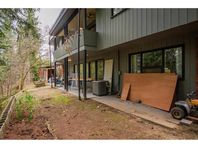 2184 Crestview Crescent, House detached with 5 bedrooms, 3 bathrooms and 4 parking in Castlegar BC | Image 26