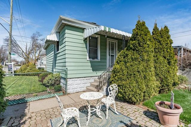 165 East 16th Street, House detached with 3 bedrooms, 1 bathrooms and 1 parking in Hamilton ON | Image 36