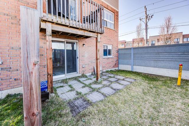 28 - 100 Chester Dr, Townhouse with 3 bedrooms, 3 bathrooms and 3 parking in Cambridge ON | Image 31