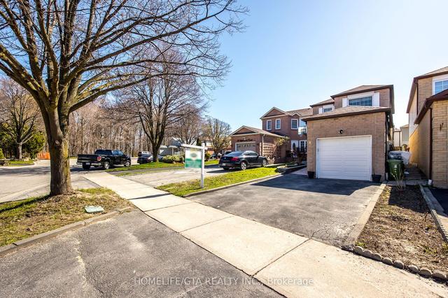 8 Usherwood Crt, House detached with 3 bedrooms, 3 bathrooms and 3 parking in Toronto ON | Image 23