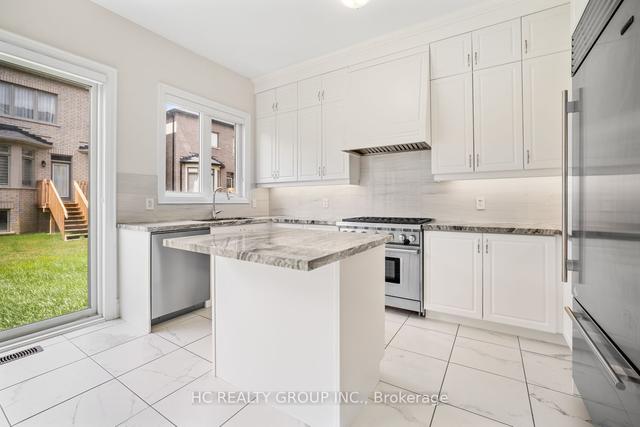 24 Solar St, House detached with 4 bedrooms, 4 bathrooms and 4 parking in Richmond Hill ON | Image 4