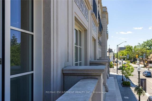 206 - 300 Randall St, Condo with 2 bedrooms, 3 bathrooms and 2 parking in Oakville ON | Image 5