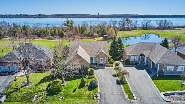 10 Crescent Moon Lane, House detached with 2 bedrooms, 3 bathrooms and 8 parking in Kawartha Lakes ON | Image 1