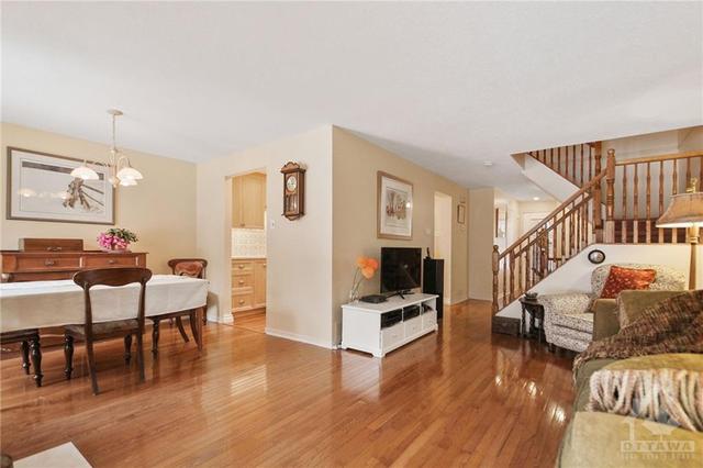 1884 Summerfields Crescent, Townhouse with 3 bedrooms, 3 bathrooms and 2 parking in Ottawa ON | Image 9