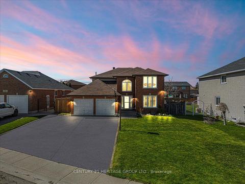 8 Milkyway Dr, House detached with 4 bedrooms, 4 bathrooms and 6 parking in Hamilton ON | Card Image