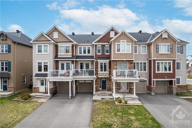 105 Helenium Lane, Townhouse with 2 bedrooms, 2 bathrooms and 3 parking in Ottawa ON | Image 1