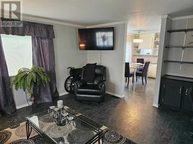 5131 49 Street, House other with 2 bedrooms, 1 bathrooms and 1 parking in Consort AB | Image 5