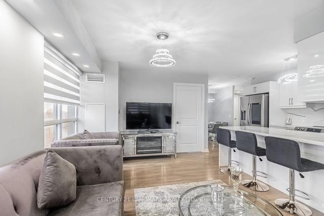 412 - 30 Meadowglen Pl, Condo with 2 bedrooms, 2 bathrooms and 1 parking in Toronto ON | Image 10