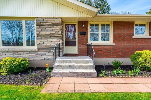 7 Rondelle Pl, House detached with 3 bedrooms, 2 bathrooms and 7 parking in St. Catharines ON | Image 34