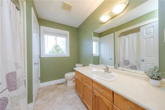 2653 8th Avenue A E, House detached with 3 bedrooms, 2 bathrooms and 2 parking in Owen Sound ON | Image 4