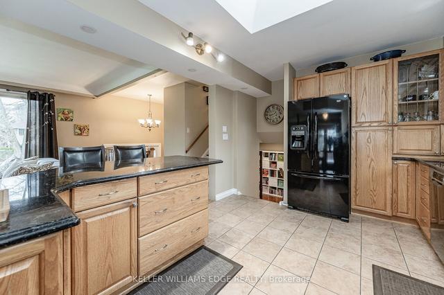 3352 Spruce Ave, House detached with 3 bedrooms, 3 bathrooms and 3 parking in Burlington ON | Image 3