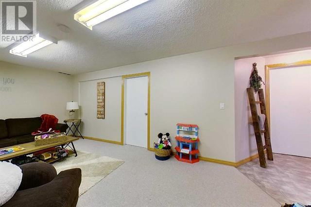 908 14 Avenue Se, House detached with 4 bedrooms, 2 bathrooms and 5 parking in Slave Lake AB | Image 32