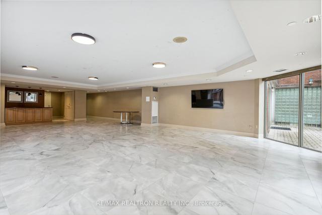 207 - 325 Webb Dr, Condo with 2 bedrooms, 2 bathrooms and 1 parking in Mississauga ON | Image 29